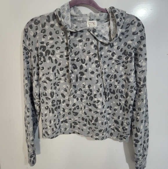 Gray Leopard Print Women's Top, Size Xs - Picture 1 of 6